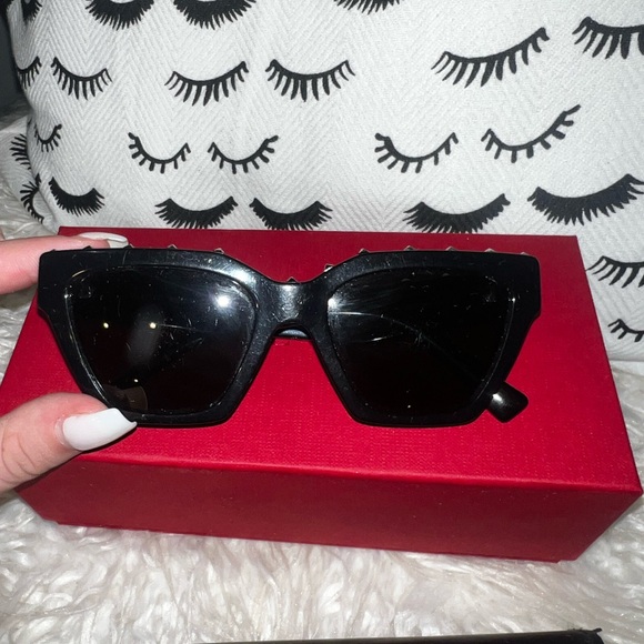 Valentino Accessories - Stylish Black Sunglasses